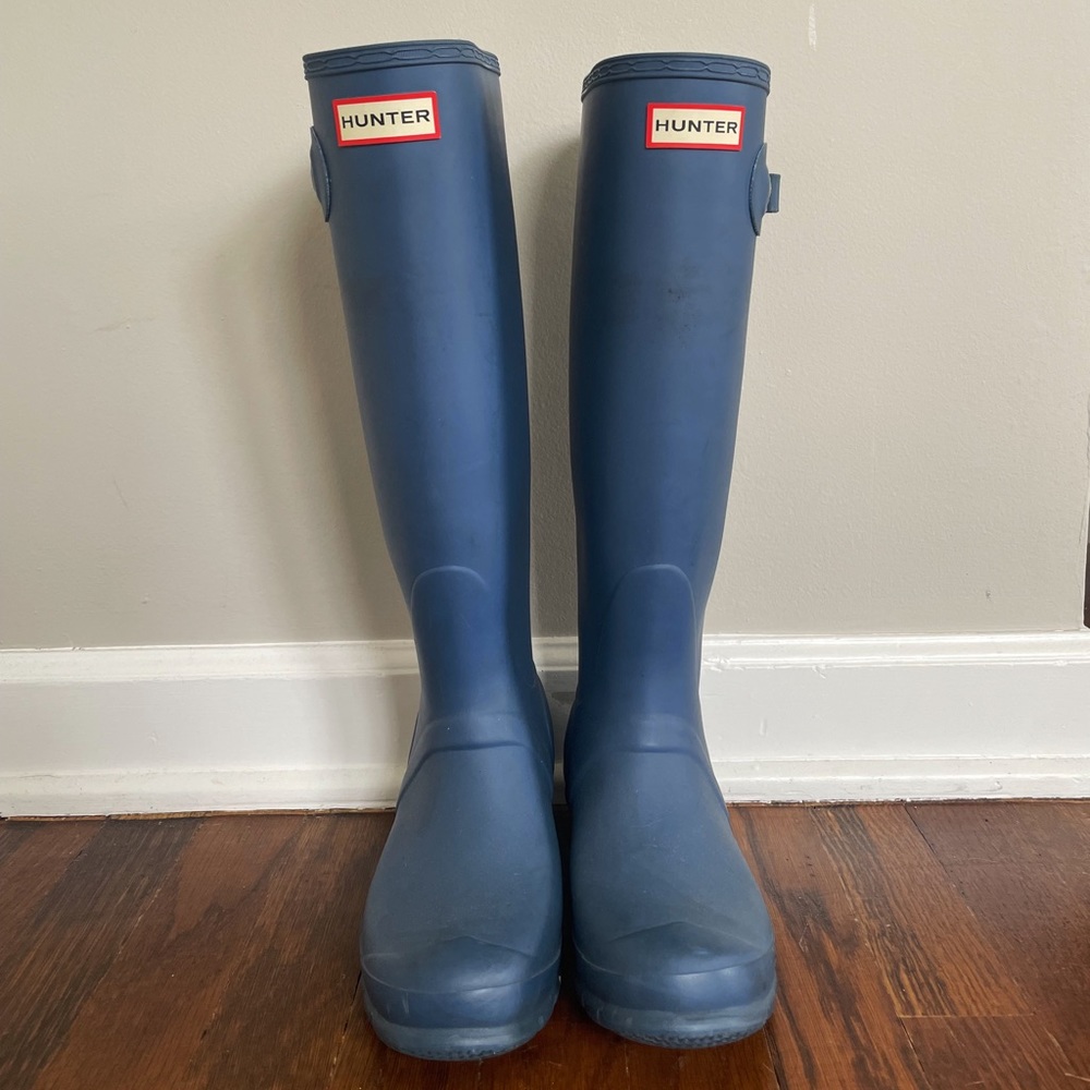 HUNTER matte blue Rain Boots - 6